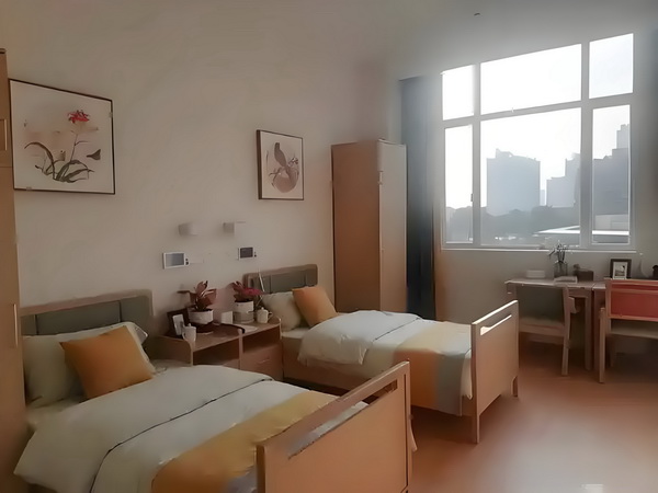 落户深圳2025政策_专访导演饶晓志：对《万里归途》满意和骄傲 归途满意和责任：张编辑建利